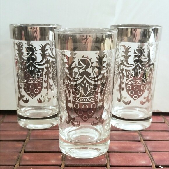 Set of 3 Midcentury Kimiko Silver Knight's Coat of Arms Cocktail Glasses - Picture 1 of 3